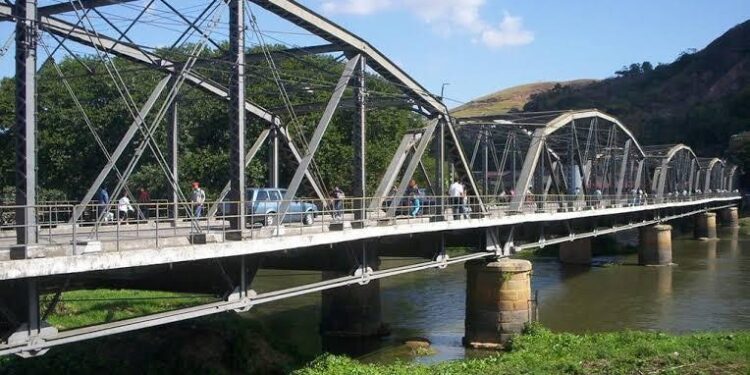 Prefeitura de Barra do Piraí inicia reforma da Ponte Metálica