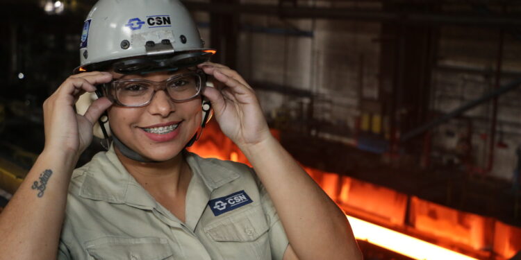 CSN oferece 250 oportunidades para diversas áreas em Volta Redonda