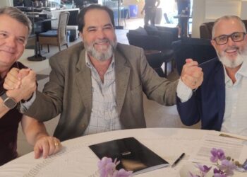 FOA assina convênios com Fundação Sérgio Loureiro e Transporte Excelsior