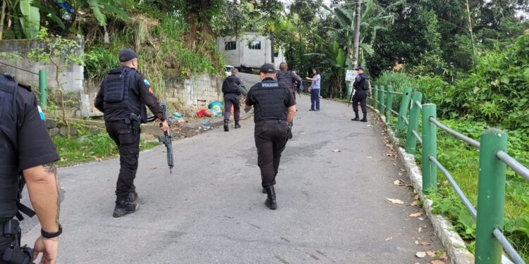 Polícia Militar realiza grande operação em Angra dos Reis