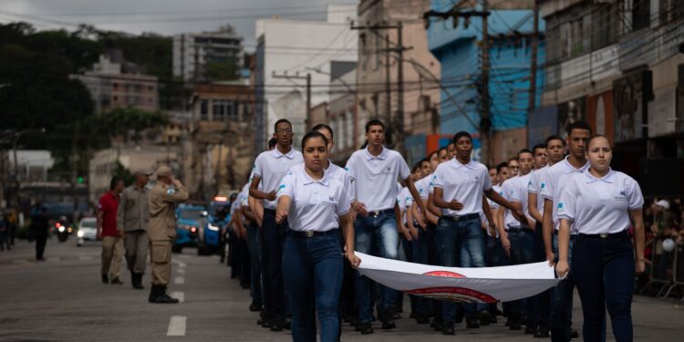 Maior Desfile da Independência da região atrai mais de 30 mil pessoas em Volta Redonda