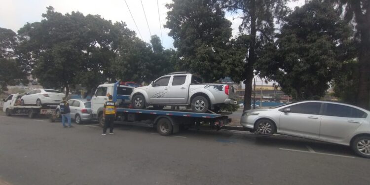 Detro apreende veículos de transporte irregular de passageiros no Sul Fluminense