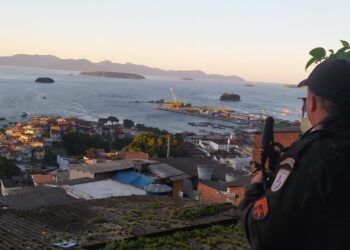 Polícias Civil e Militar realizam operação em Volta Redonda e Angra dos Reis