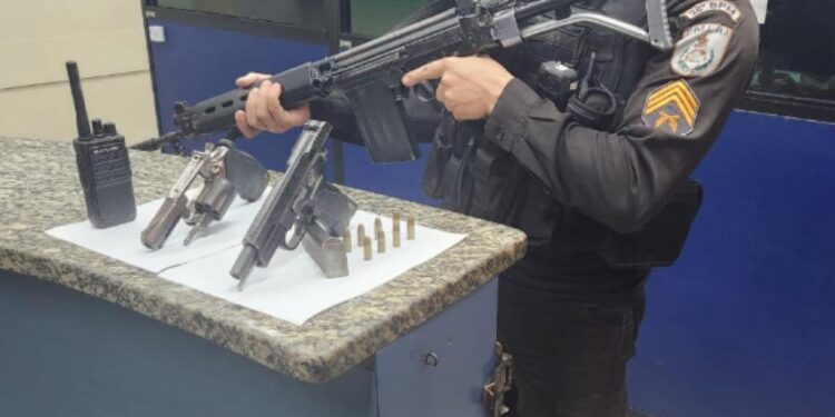 Polícia Militar apreende armas no Getúlio Vargas, em Barra Mansa