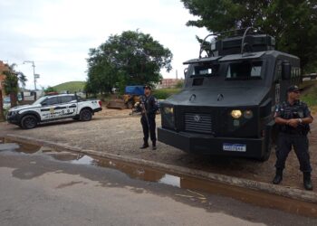 Operação da Polícia Militar contra crimes e roubos de veículo é realizada em Barra do Piraí