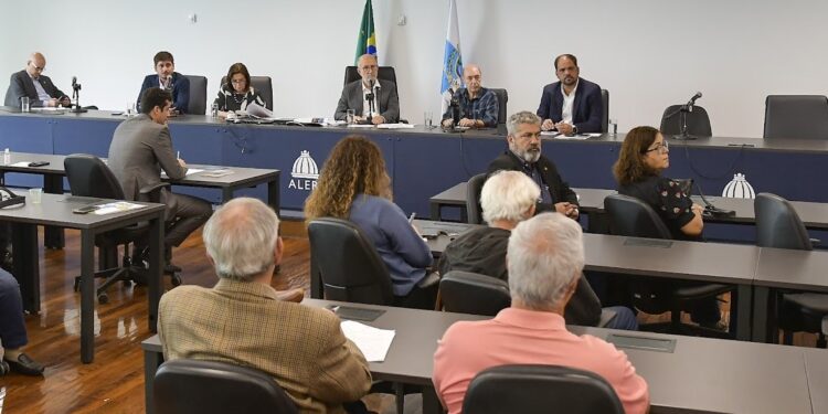 Frente da Alerj discute abandono da malha ferroviária no Estado Rio