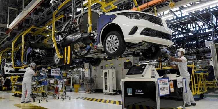 Atividade econômica tem elevação em julho de 0,44%