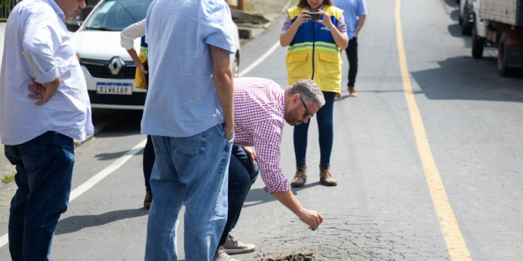 Rodrigo Drable fiscaliza obras no bairro Boa Vista