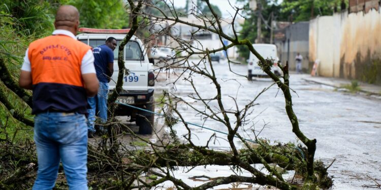 Defesa Civil de Barra Mansa atua no monitoramento de áreas após forte chuva