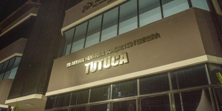 Cláudio Castro, Tutuca e prefeito Dr. Ricardo Passos inauguram novo prédio do Fundo de Previdência de Piraí