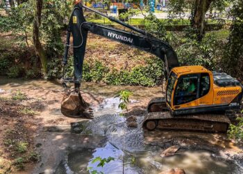 Barra Mansa recebe Programa Limpa Rio e inicia dragagem no canal do Sesc, no Ano Bom