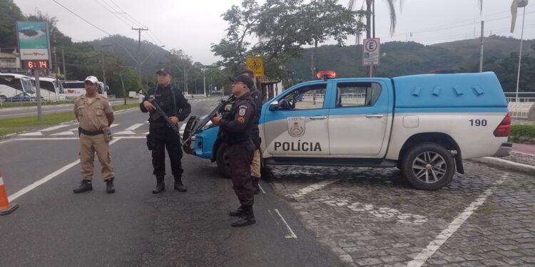 Polícia Militar realiza operações em Resende e Angra dos Reis