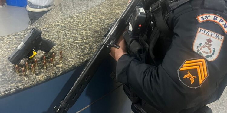 Homem é detido com pistola 9mm em Angra dos Reis