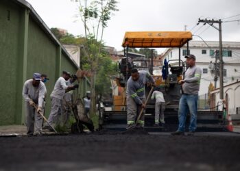 Novo asfalto avança em duas frentes, em Volta Redonda