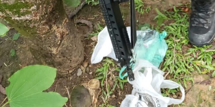 Polícia Militar apreende drogas no bairro Baixada da Olaria, em Resende