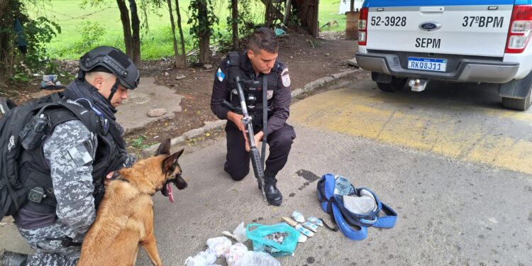 Polícia Militar realiza ação em cinco bairros de Resende