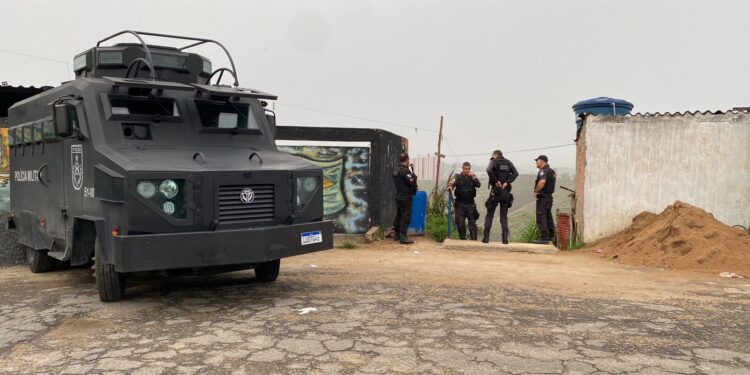 Polícia Militar realiza operação no Santo Agostinho, em Volta Redonda