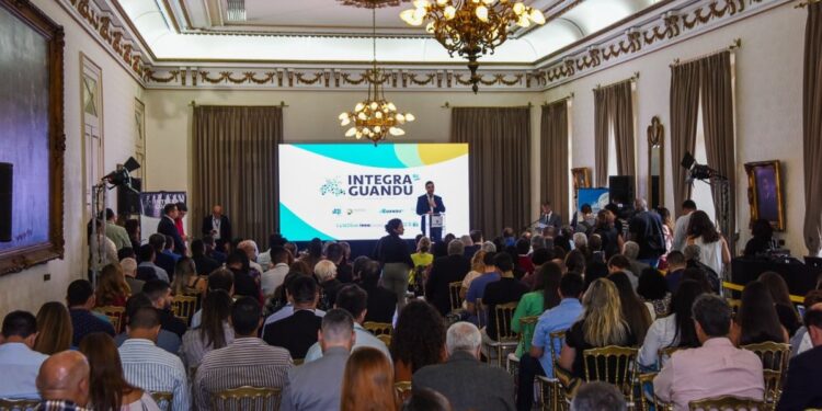 Barra do Piraí recebe Plano Municipal de Conservação e Recuperação da Mata Atlântica