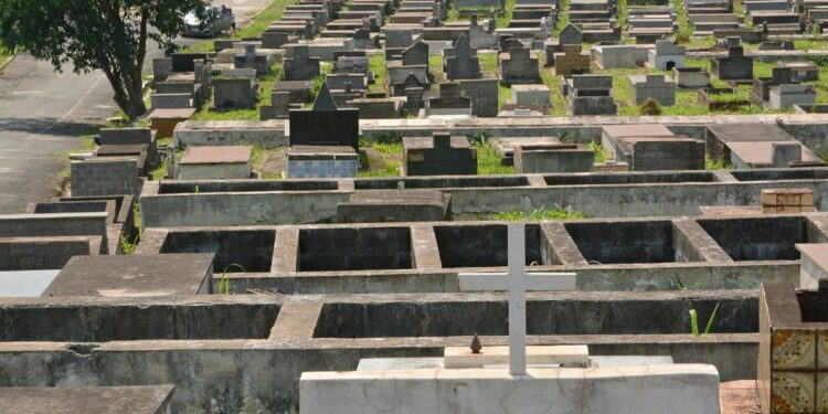 Cemitério Municipal de Volta Redonda espera receber 10 mil pessoas no feriado de Finados