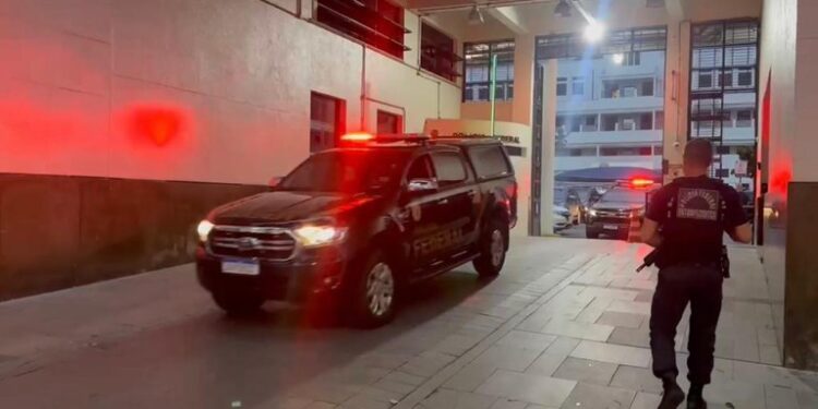 PF deflagra operação contra policiais civis envolvidos no tráfico de 16 toneladas de maconha