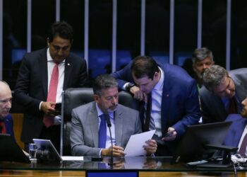 Câmara aprova projeto de lei de taxação para super-ricos
