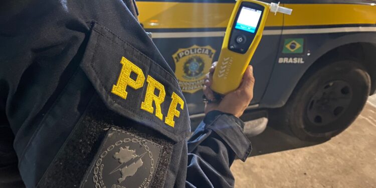 Condutor é preso por dirigir embriagado na Dutra, em Barra Mansa