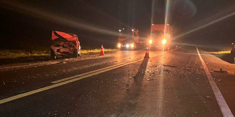 Motorista morre e outro fica ferido em colisão frontal na Lúcio Meira, em Vassouras