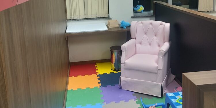 OAB de Volta Redonda inaugura brinquedoteca e fraldário no fórum
