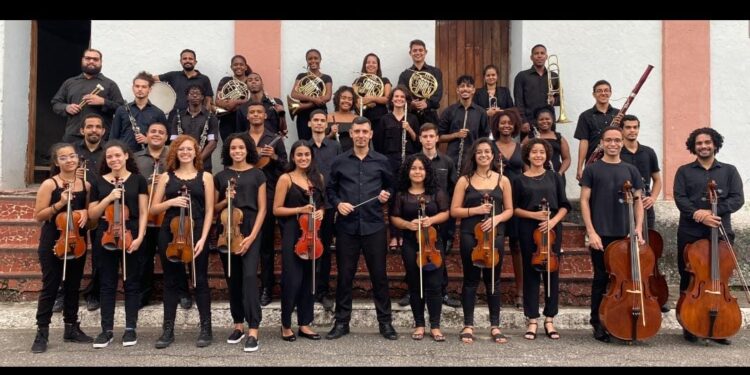 Orquestra Sinfônica Jovem e Big Band Iluminam Projeto Música nas Escolas em Barra Mansa