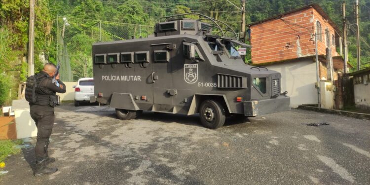 Polícia Militar realiza operações em Angra dos Reis e Resende