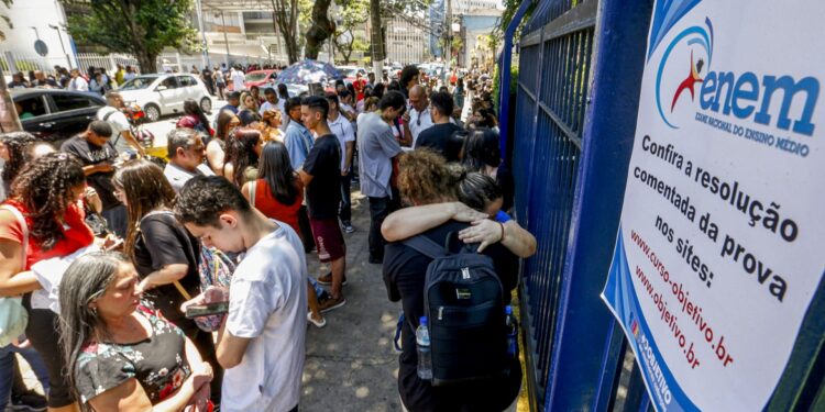 Primeiro dia de provas do Enem 2023 registra 28,1% de ausências