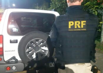 Homem é preso pela PRF logo após cometer assalto a mão armada em Volta Redonda