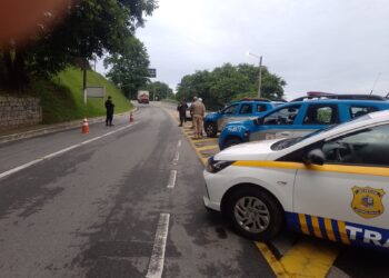Comunidades de Sapinhatuba recebem operação da Polícia Militar em Angra dos Reis