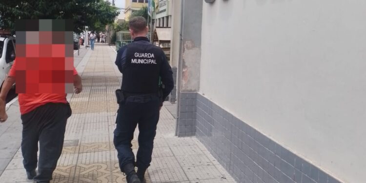 Suspeito de oferecer dinheiro a adolescente de 13 anos em troca de sexo é detido em VR