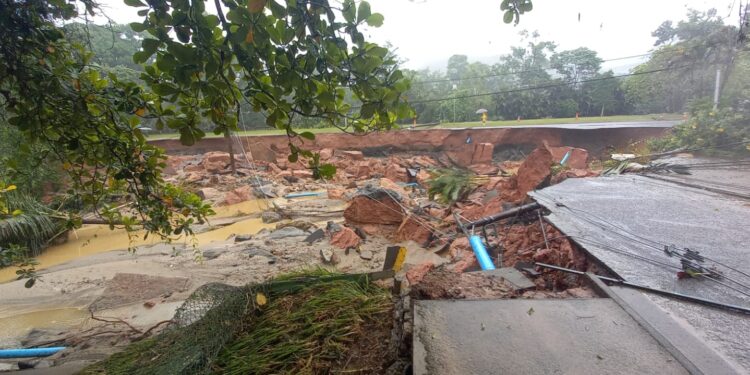 Angra decreta situação de emergência devido às fortes chuvas