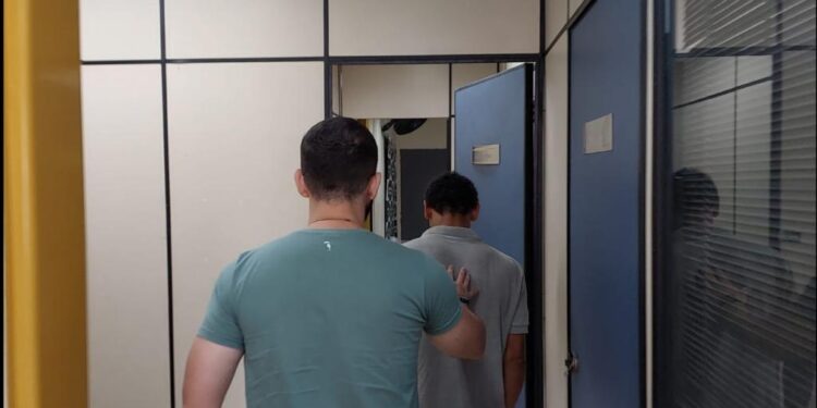 Jovem é preso por roubar e ameaçar ex-namorada em em Barra do Piraí