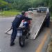 Homem alcoolizado e sem habilitação é detido conduzindo motocicleta em Volta Redonda