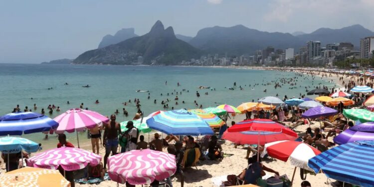 Verão é marcado por previsão de calor acima da média histórica