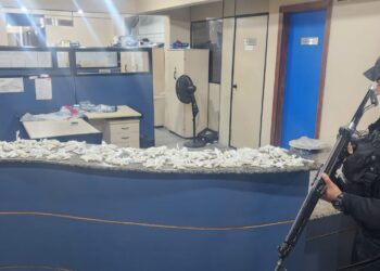 Polícia apreende 400 pinos de cocaína em Angra dos Reis