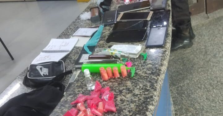 Oito pessoas são presas e grande quantidade de drogas é apreendida em Mangaratiba