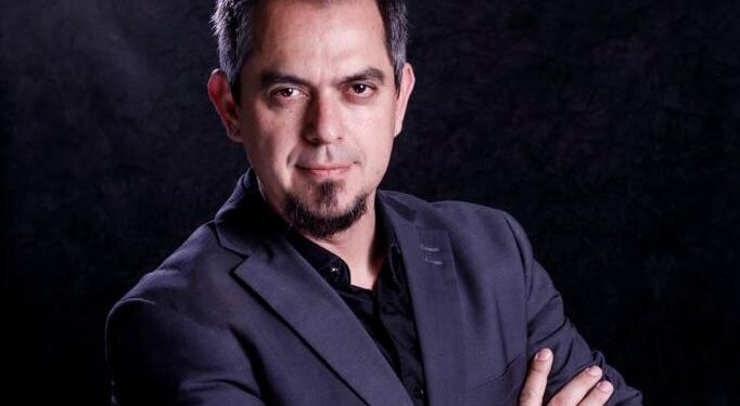 Jornalista Alysson Costa lança livro ‘Atitudenow’ em Volta Redonda