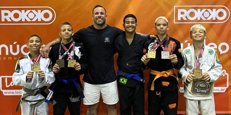 Atletas de jiu-jítsu de Angra conquistam quatro medalhas de ouro na Copa Sul América de Verão