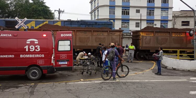 Idoso é atingido por trem no Centro de Barra Mansa