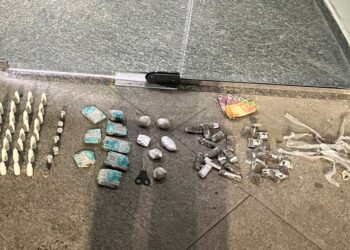 Adolescente é apreendido com drogas em Resende