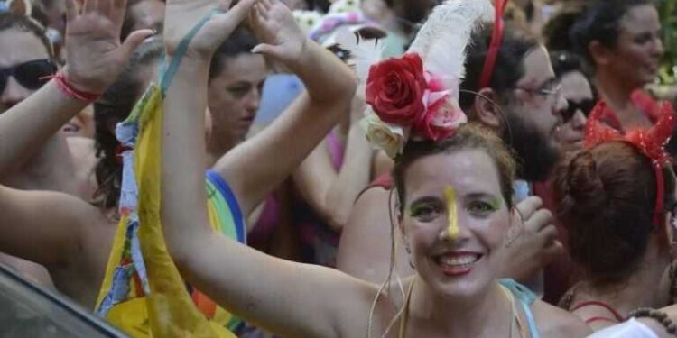 Paraty inicia pré-carnaval nesta quinta