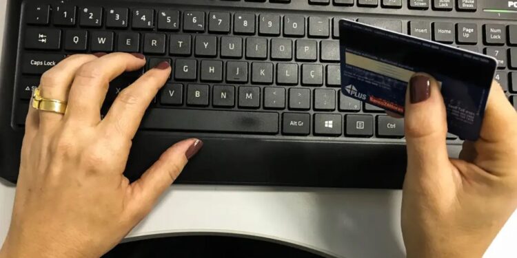 Rotativo passa a ter juros limitados a 100% da dívida