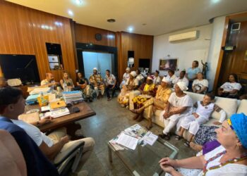 Mario Esteves recebe representantes de religiões de matrizes africanas