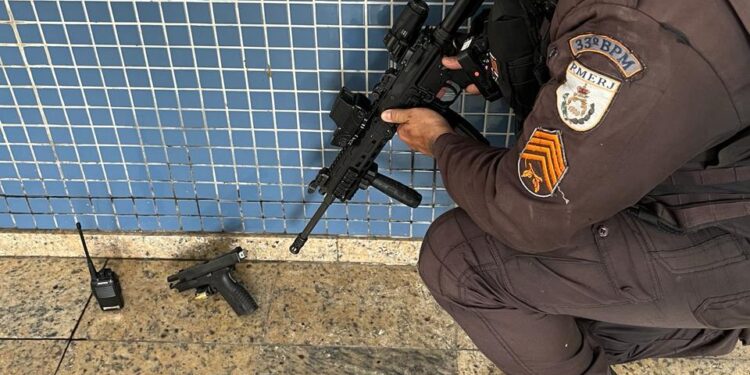 Homem é preso após troca de tiros com policiais militares em Angra dos Reis