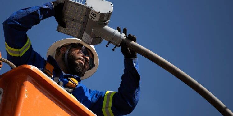 VR amplia instalação de lâmpadas de LED e alcança mais de 18 mil pontos de luz