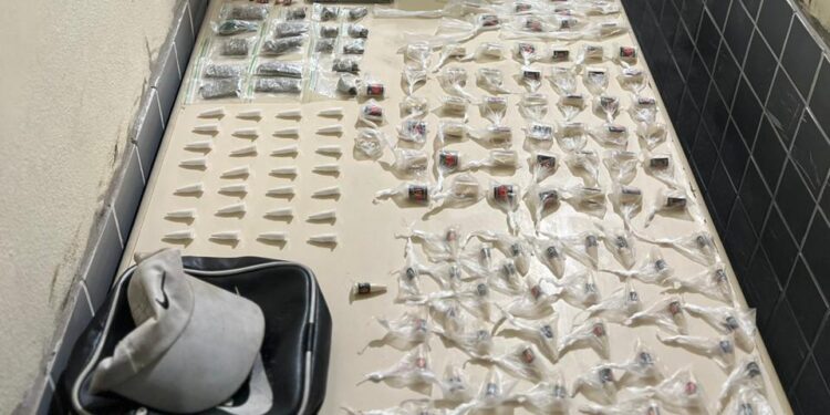Grupo é preso por tráfico de drogas em Volta Redonda
